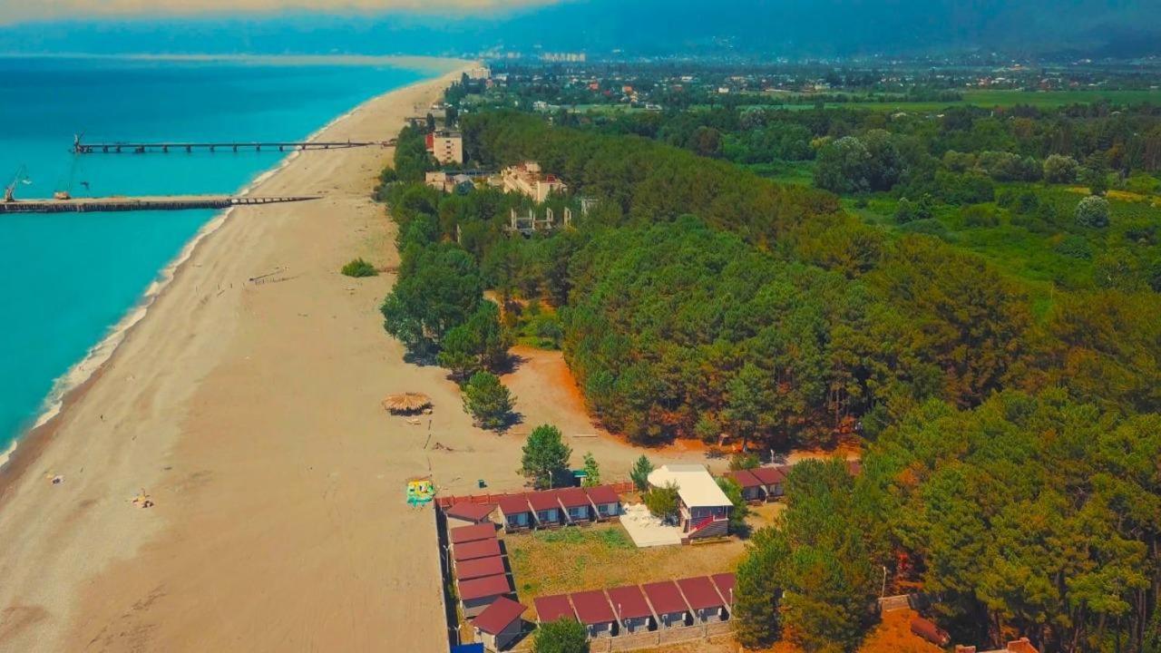 Ostrov Park-Hotel Pitsunda Exterior foto